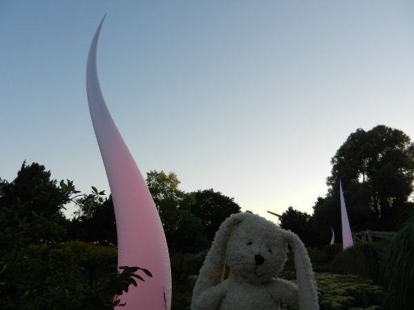http://i1079.photobucket.com/albums/w503/Jasmin_Ogermann/Lichterfest%202012/DSCN8015600x450.jpg