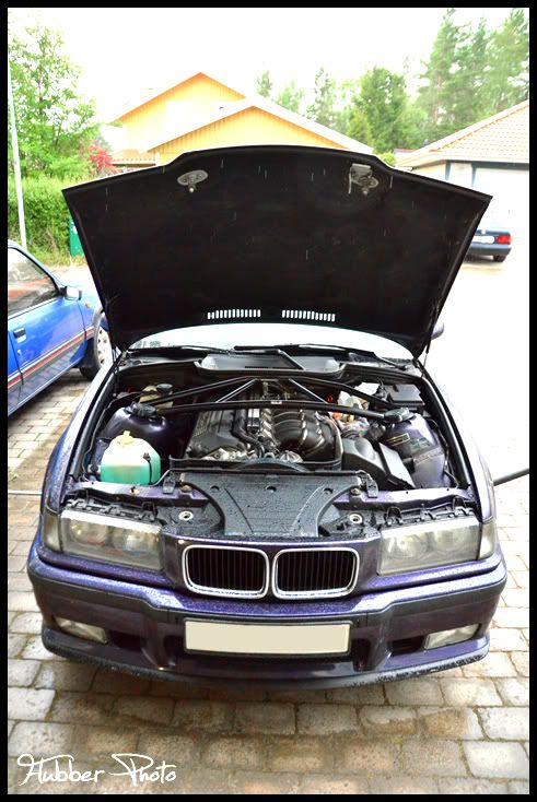 http://i1079.photobucket.com/albums/w505/Flubber1337/BMW%20M3/8.jpg