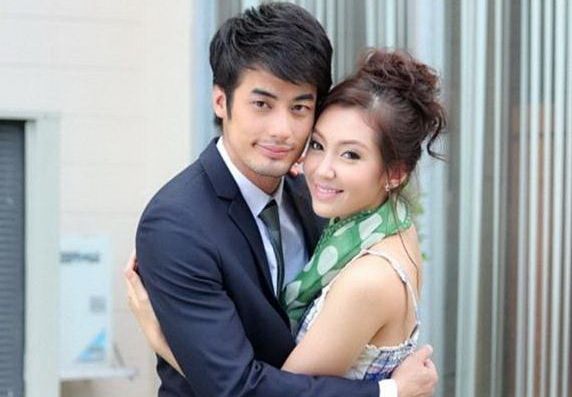 ละครย้อนหลัง