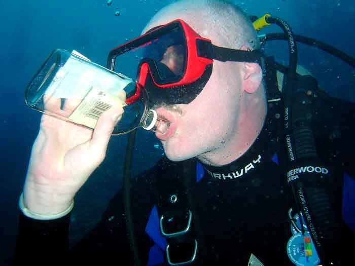 Art drinking and diving